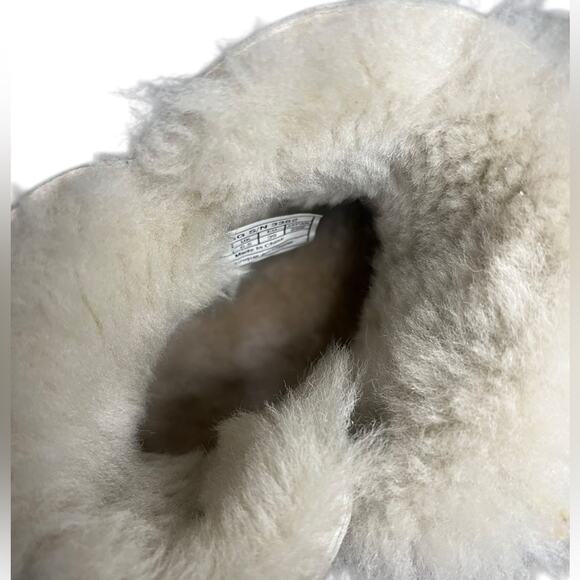 UGG Mini Bailey Button II Suede & Sheepskin Boot in Cement Womens Size 8 - Picture 7 of 12